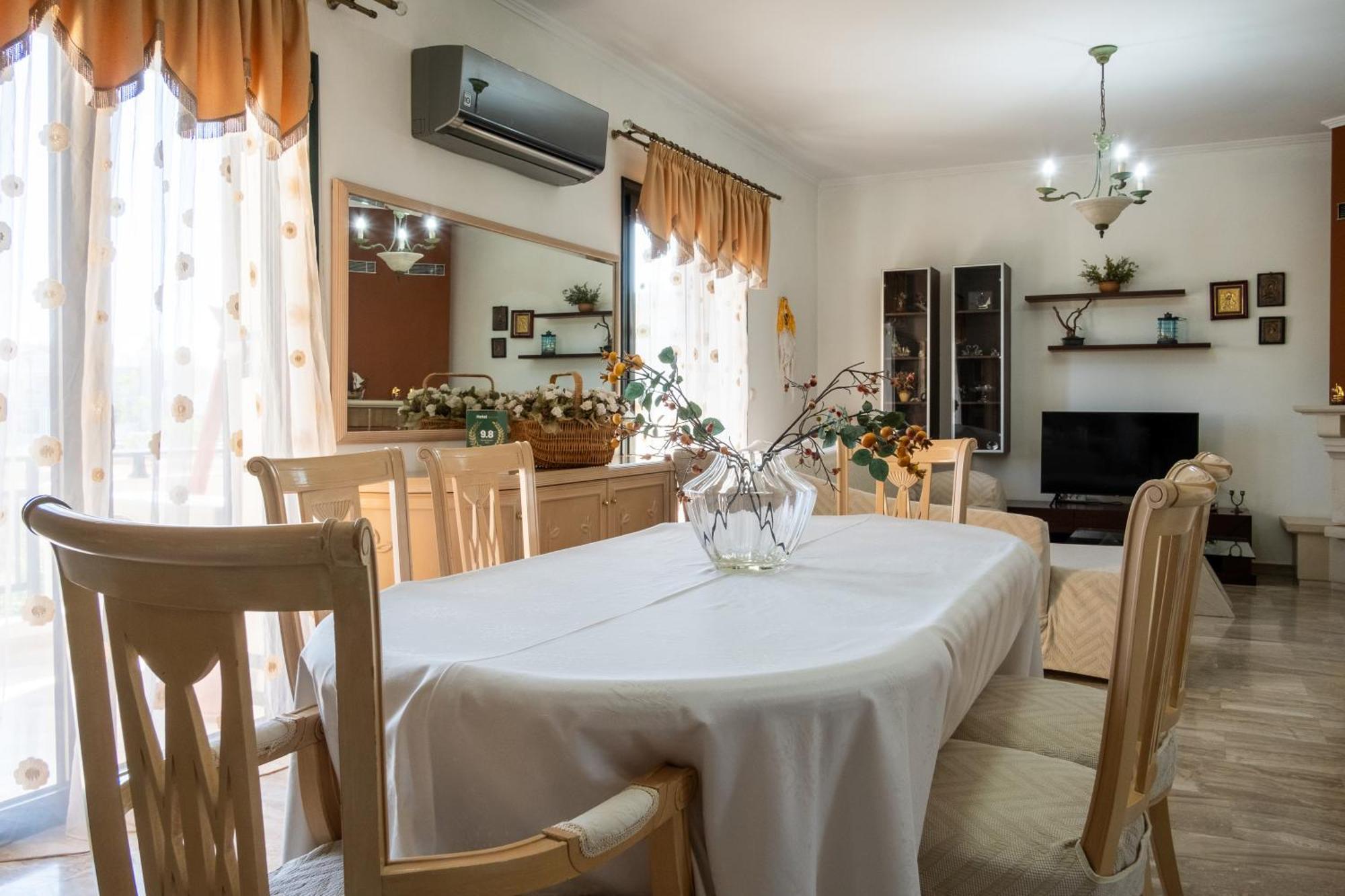 Spacious House In A Quiet Neighbourhood 依拉佩特拉 外观 照片